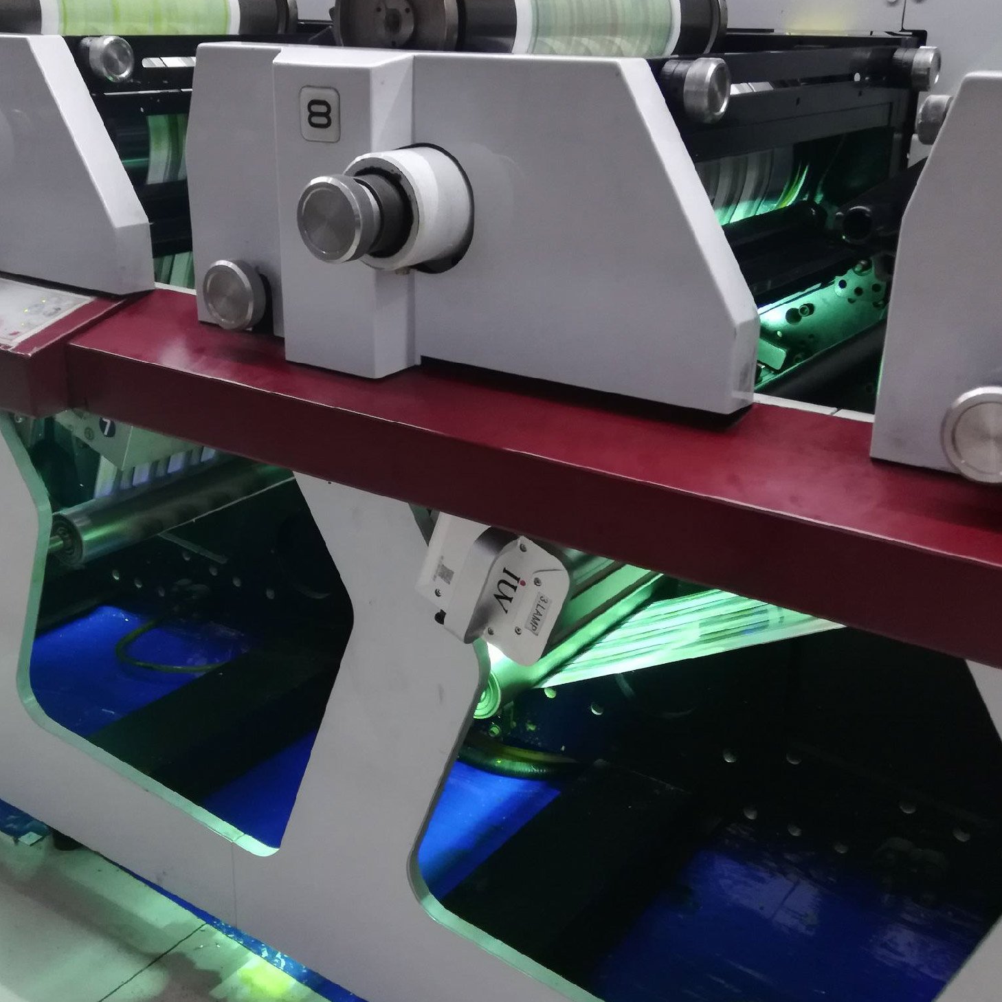 How UV Curing Systems Improve Overprint Varnish Performance