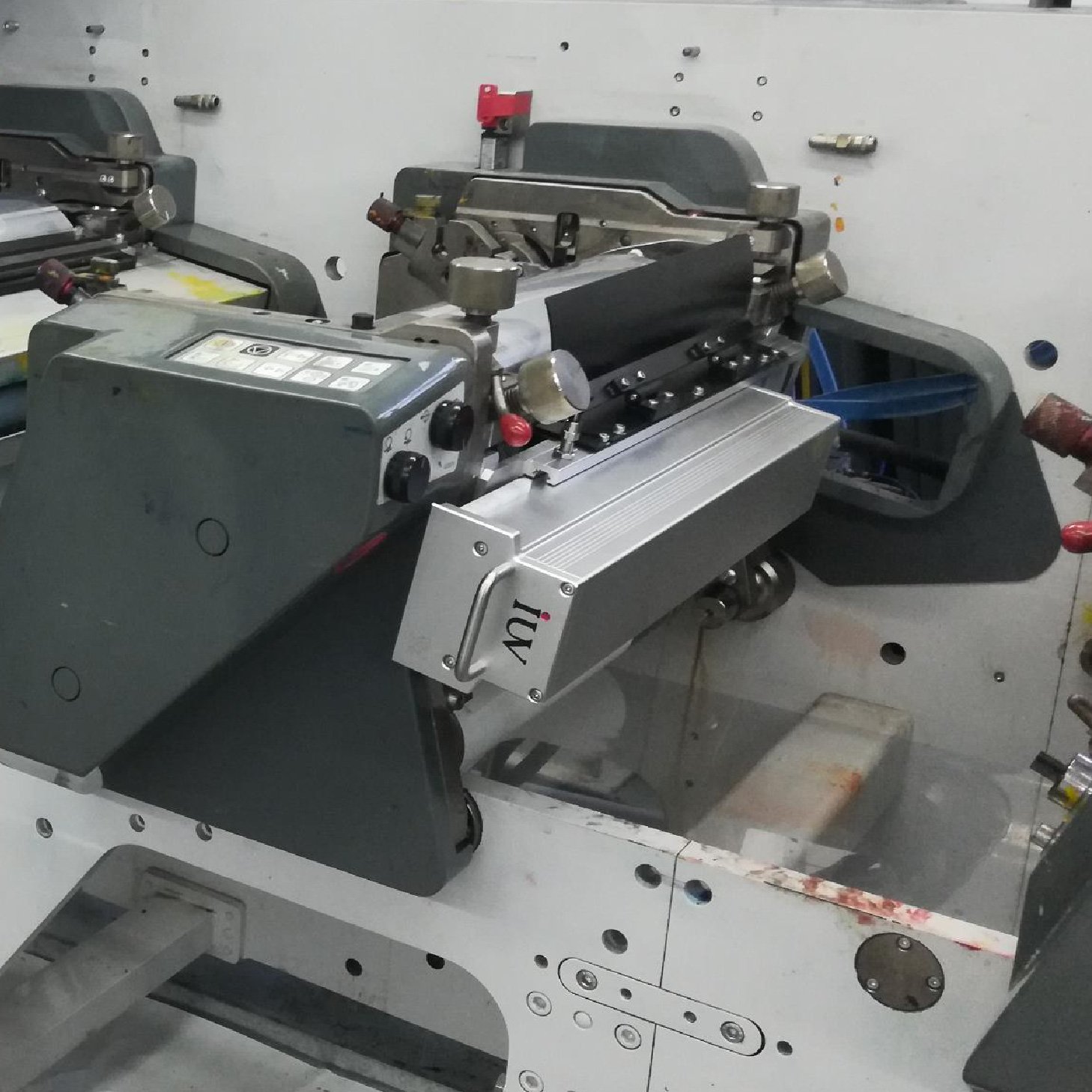 How LED Curing Systems Improve Print Quality for High-Speed Flexo Printing