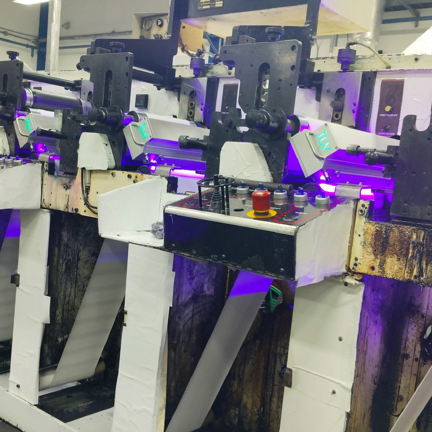 Hybrid Printing Solutions Combining Digital and Flexo with UV Curing Systems