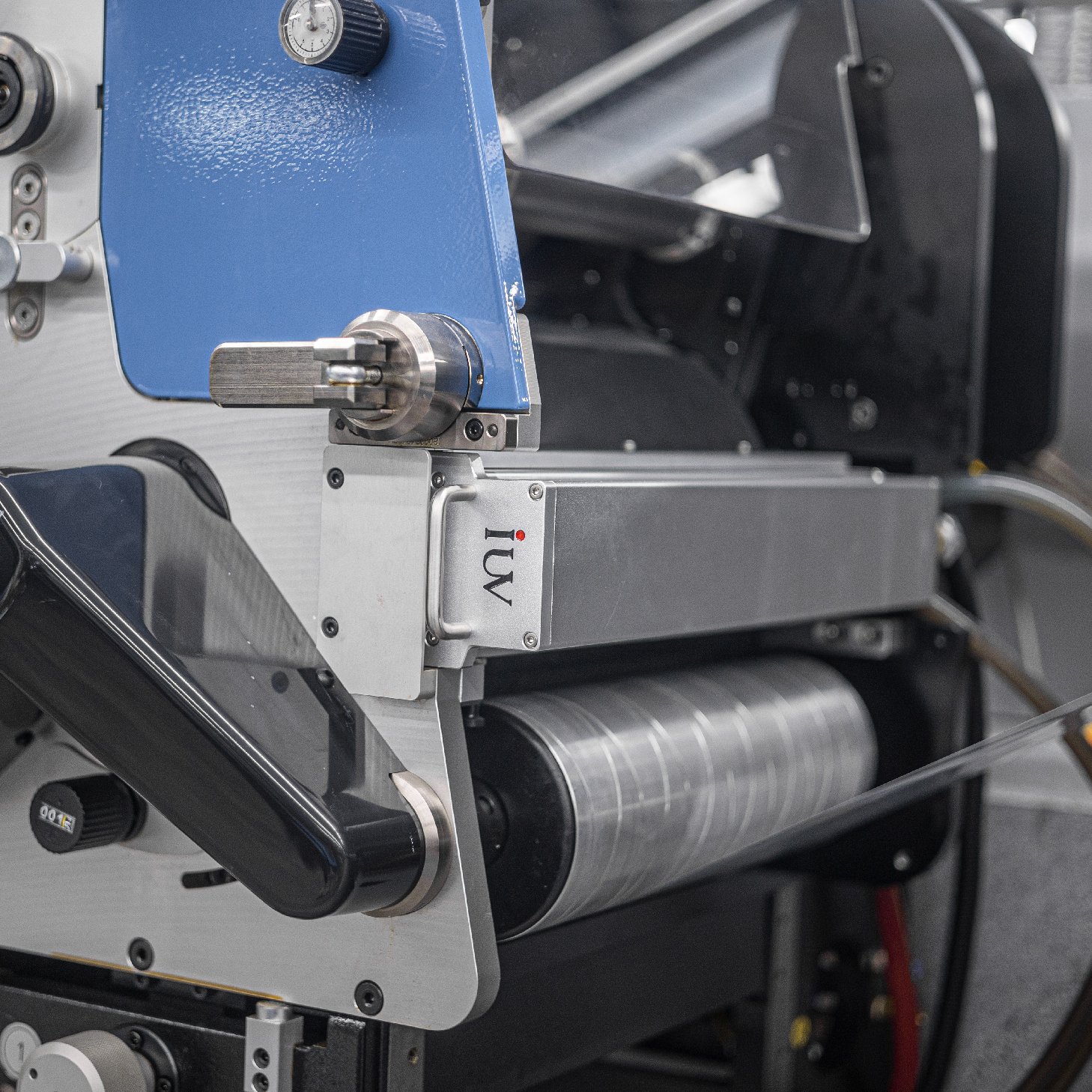 Automated UV Printing Operations for High-Speed Digital Label Manufacturing