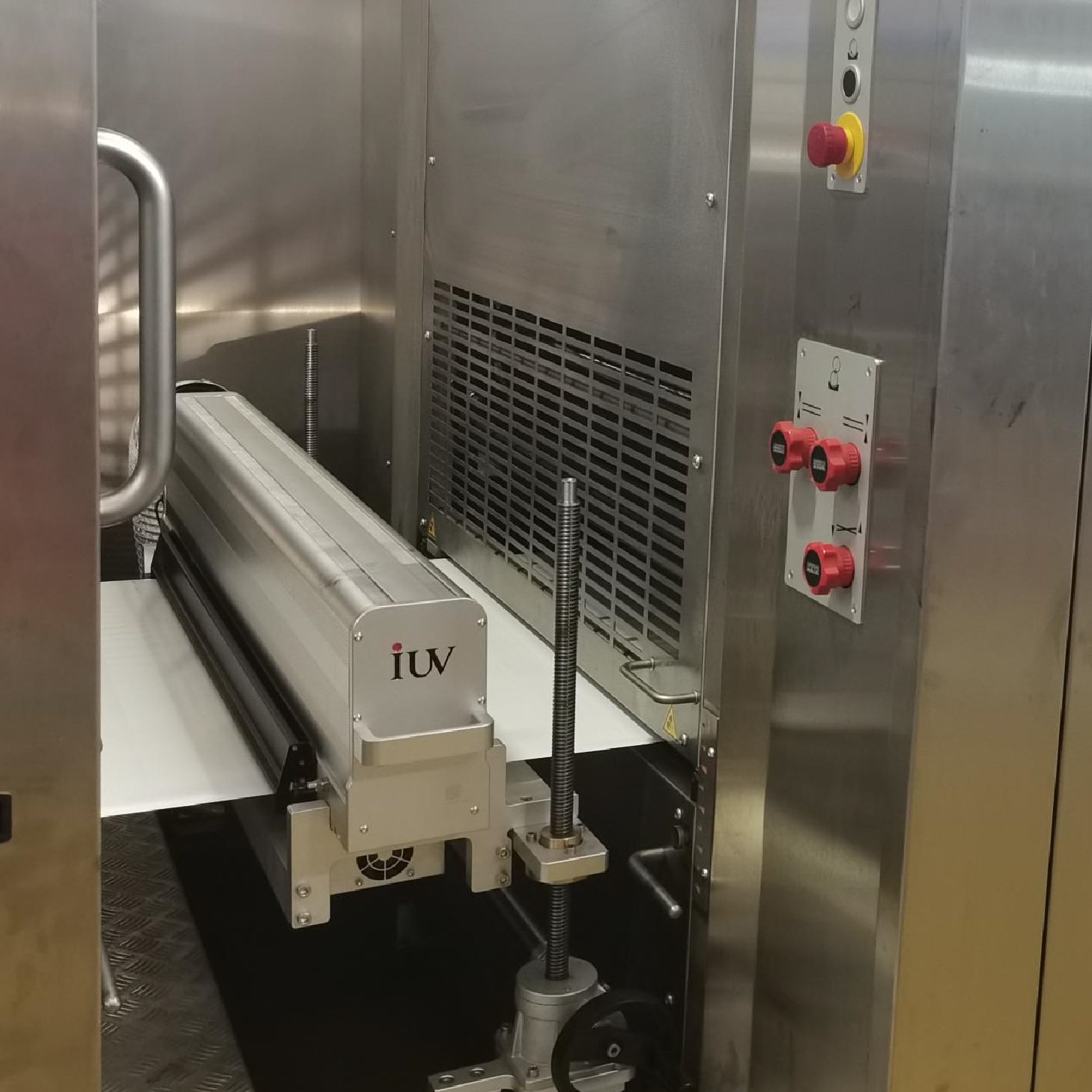 Enhancing Multi-Layer Label Printing with Automated UV Curing Controls