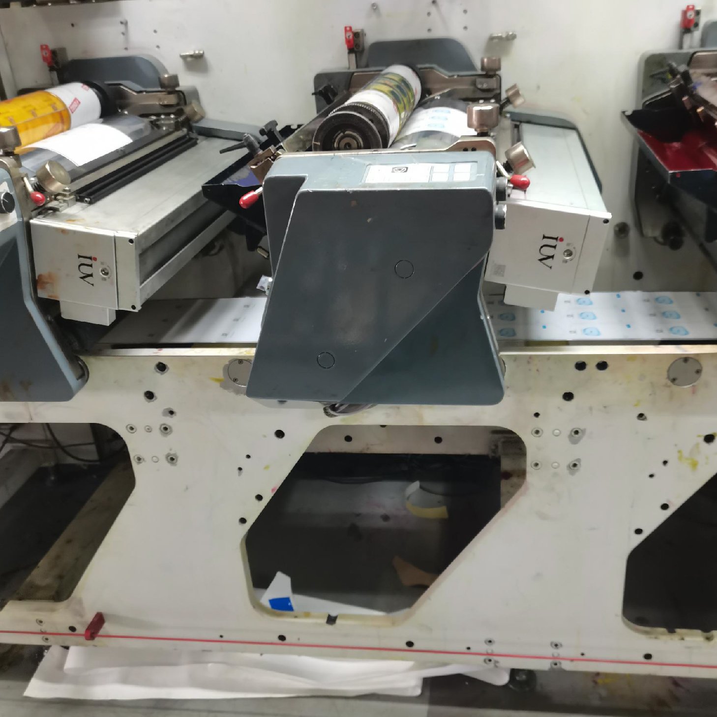 High-Intensity LED Curing Systems for Offset Printing Better Dot Control and Faster Turnaround