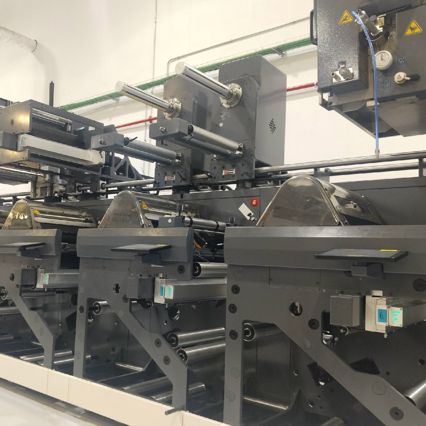 Ink Adhesion Improvements with Modern Narrow-Web LED Flexo Solutions