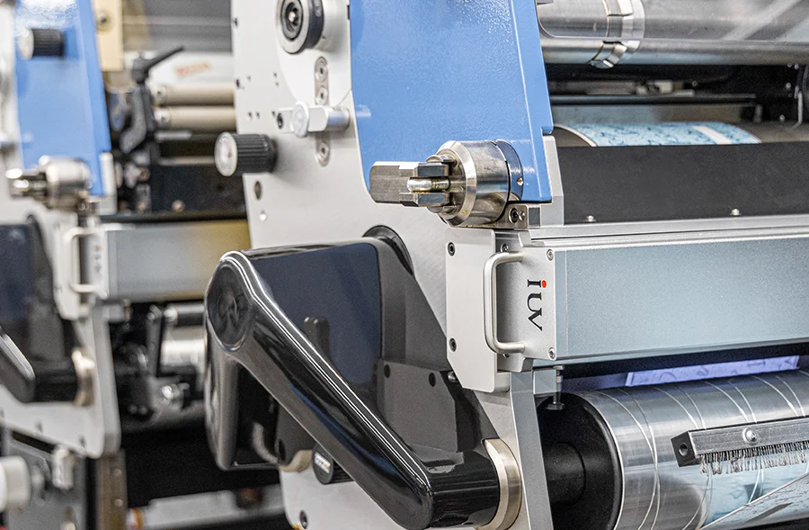 IUV LED UV curing system for flexographic printing