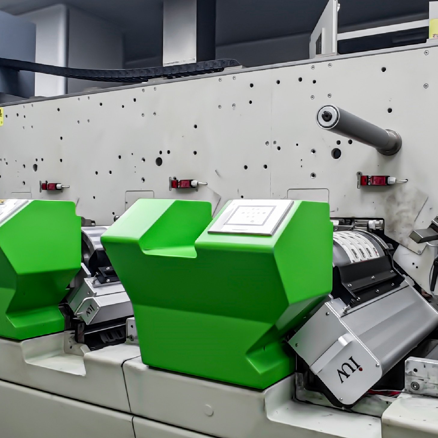 Scratch Resistance Enhancement Using Retrofit UV LED System in UV Label Production
