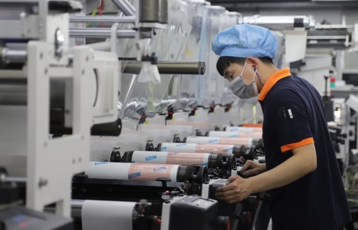 Sustainable-Label-Printing-Solutions-LED-UV-Curing-in-OMET-XFLEX-X6-Flexo-printing-press