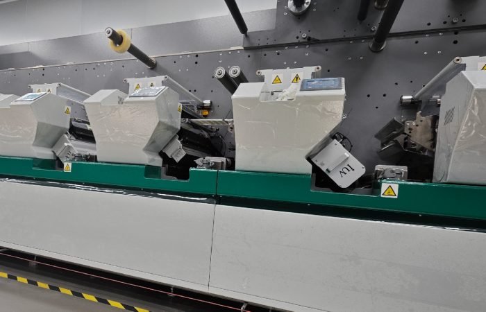 The Role of UV Curing Systems in Fast-Drying Metallic and White Inks